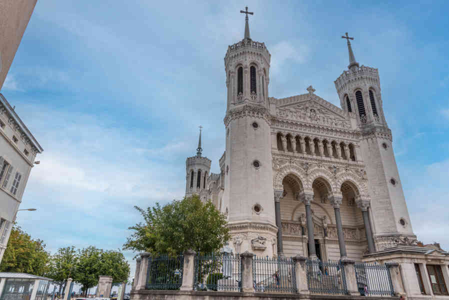 Francia - Lyon 072 - basílica Notre-Dame de Fourvière.jpg